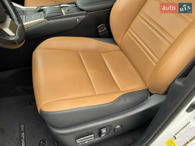 Білий Лексус НХ, об'ємом двигуна 2 л та пробігом 75 тис. км за 27000 $, фото 7 на Automoto.ua