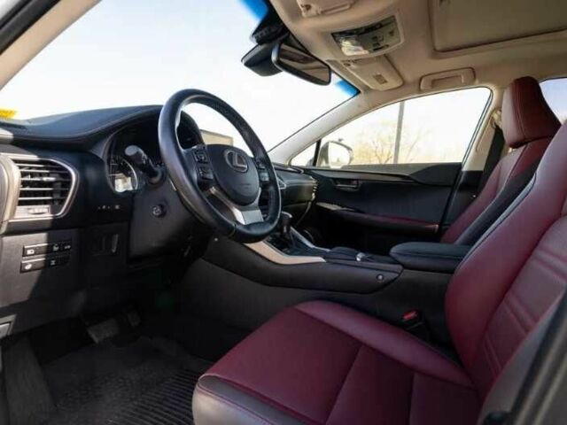 Белый Лексус НХ, объемом двигателя 2 л и пробегом 65 тыс. км за 17900 $, фото 6 на Automoto.ua