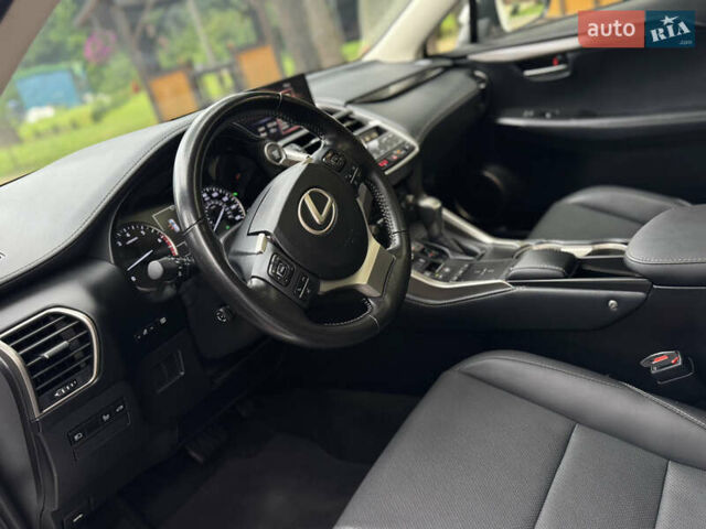 Білий Лексус НХ, об'ємом двигуна 2 л та пробігом 33 тис. км за 28950 $, фото 29 на Automoto.ua
