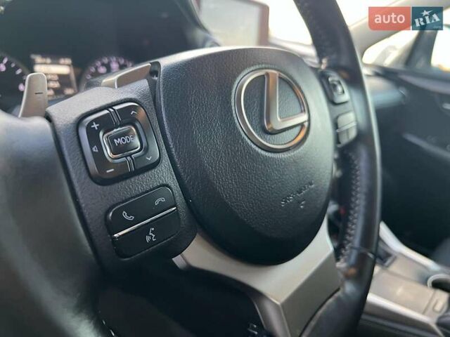 Белый Лексус НХ, объемом двигателя 2 л и пробегом 97 тыс. км за 31690 $, фото 14 на Automoto.ua