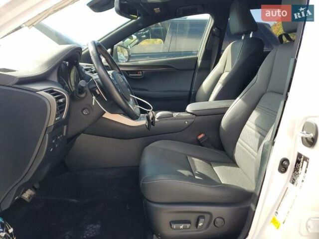 Лексус НХ 2019 у Львові на Automoto.ua Білий Лексус НХ, об'ємом двигуна 2 л та пробігом 54 тис. км за 10000 $, фото 6 на Automoto.ua