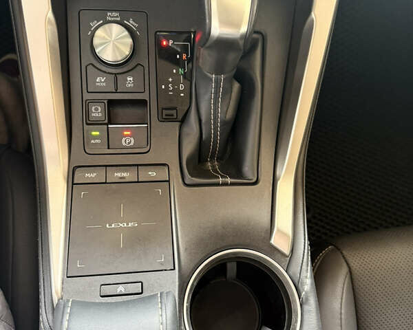 Белый Лексус НХ, объемом двигателя 2.49 л и пробегом 149 тыс. км за 29900 $, фото 15 на Automoto.ua