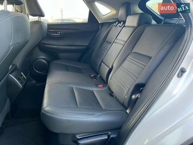 Белый Лексус НХ, объемом двигателя 2 л и пробегом 97 тыс. км за 31690 $, фото 26 на Automoto.ua