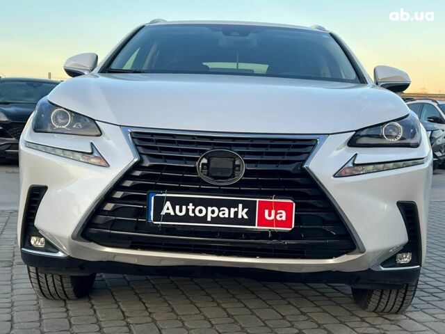 Білий Лексус НХ, об'ємом двигуна 2 л та пробігом 97 тис. км за 31250 $, фото 1 на Automoto.ua