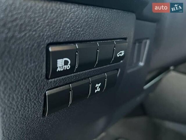 Белый Лексус НХ, объемом двигателя 2 л и пробегом 97 тыс. км за 31690 $, фото 13 на Automoto.ua