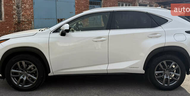 Белый Лексус НХ, объемом двигателя 2.49 л и пробегом 149 тыс. км за 29900 $, фото 11 на Automoto.ua