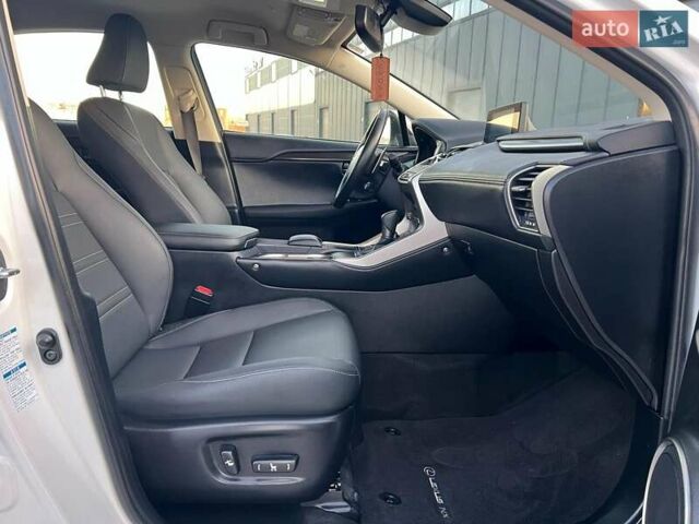 Белый Лексус НХ, объемом двигателя 2 л и пробегом 97 тыс. км за 31690 $, фото 37 на Automoto.ua