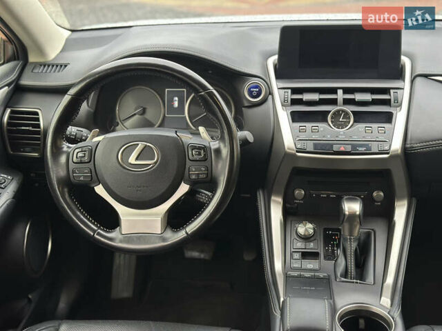 Білий Лексус НХ, об'ємом двигуна 2.5 л та пробігом 58 тис. км за 38900 $, фото 27 на Automoto.ua