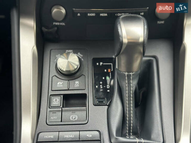 Білий Лексус НХ, об'ємом двигуна 2.5 л та пробігом 58 тис. км за 38900 $, фото 30 на Automoto.ua