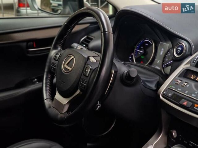 Белый Лексус НХ, объемом двигателя 2.49 л и пробегом 35 тыс. км за 37490 $, фото 55 на Automoto.ua