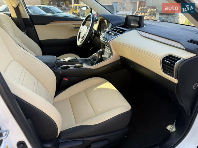 Белый Лексус НХ, объемом двигателя 1.99 л и пробегом 72 тыс. км за 33500 $, фото 13 на Automoto.ua