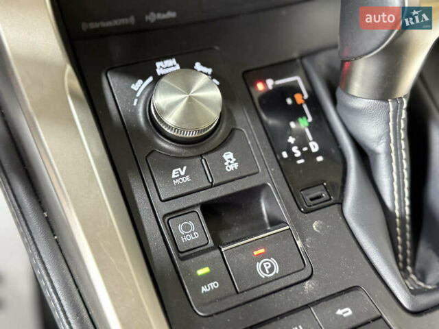 Белый Лексус НХ, объемом двигателя 2.49 л и пробегом 84 тыс. км за 31200 $, фото 43 на Automoto.ua