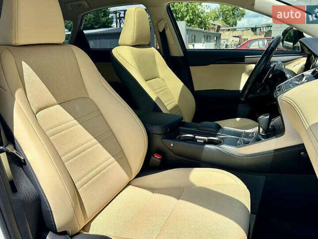 Білий Лексус НХ, об'ємом двигуна 2.49 л та пробігом 45 тис. км за 29799 $, фото 26 на Automoto.ua