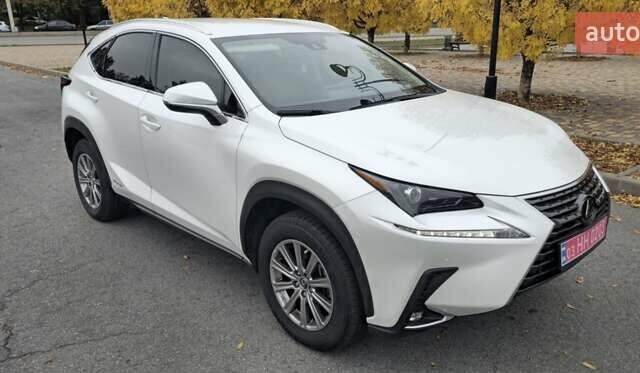 Лексус НХ 2020 у Києві на Automoto.ua Білий Лексус НХ, об'ємом двигуна 2.49 л та пробігом 31 тис. км за 34500 $, фото 4 на Automoto.ua