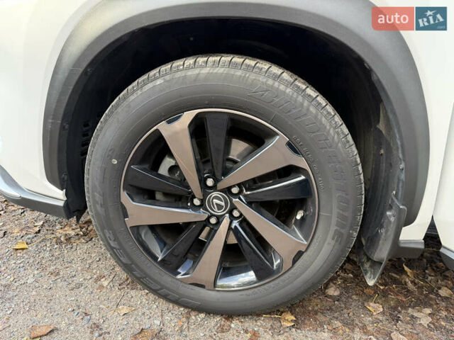 Белый Лексус НХ, объемом двигателя 1.99 л и пробегом 51 тыс. км за 35000 $, фото 20 на Automoto.ua