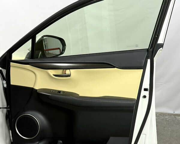 Белый Лексус НХ, объемом двигателя 2.49 л и пробегом 84 тыс. км за 31200 $, фото 24 на Automoto.ua