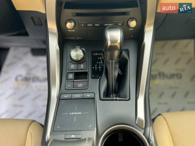 Білий Лексус НХ, об'ємом двигуна 2.49 л та пробігом 65 тис. км за 30900 $, фото 22 на Automoto.ua