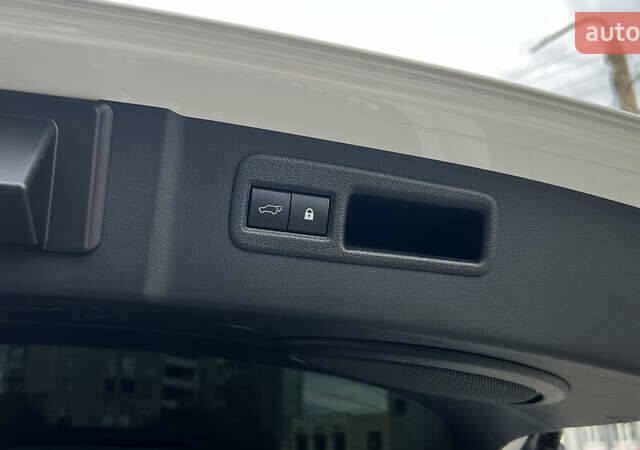 Лексус НХ 2020 у Львові на Automoto.ua Білий Лексус НХ, об'ємом двигуна 2.49 л та пробігом 65 тис. км за 35500 $, фото 36 на Automoto.ua