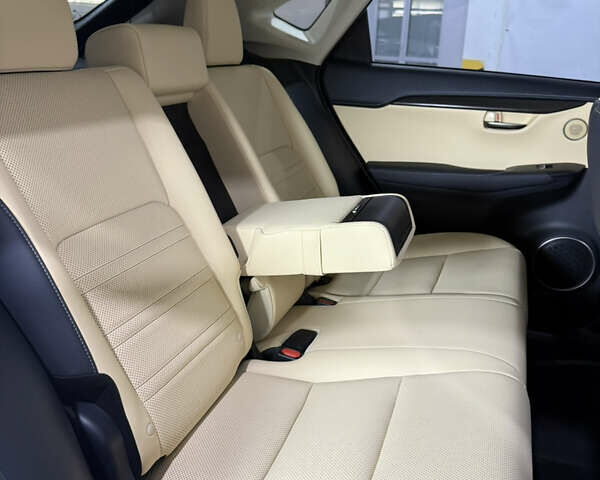 Белый Лексус НХ, объемом двигателя 2.49 л и пробегом 84 тыс. км за 32700 $, фото 26 на Automoto.ua