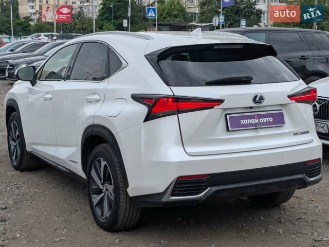 Білий Лексус НХ, об'ємом двигуна 2.49 л та пробігом 57 тис. км за 33700 $, фото 3 на Automoto.ua