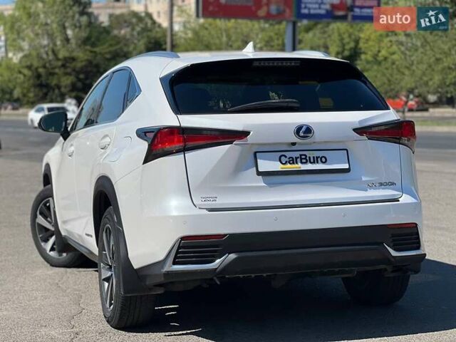 Білий Лексус НХ, об'ємом двигуна 2.49 л та пробігом 65 тис. км за 30900 $, фото 9 на Automoto.ua