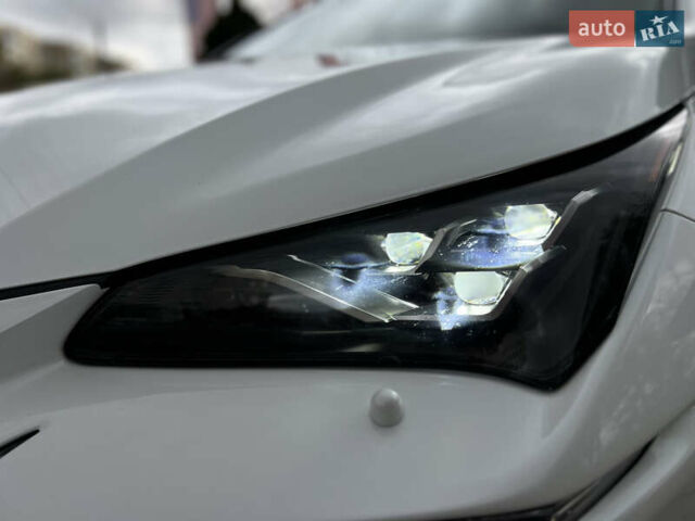 Лексус НХ 2020 у Львові на Automoto.ua Білий Лексус НХ, об'ємом двигуна 2.49 л та пробігом 65 тис. км за 35500 $, фото 11 на Automoto.ua