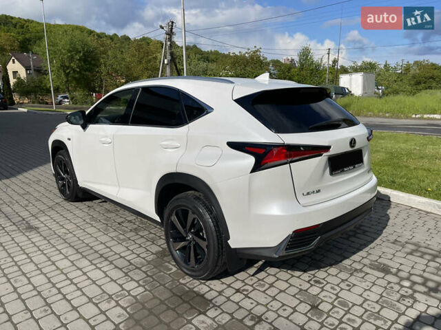 Білий Лексус НХ, об'ємом двигуна 1.99 л та пробігом 128 тис. км за 35500 $, фото 3 на Automoto.ua