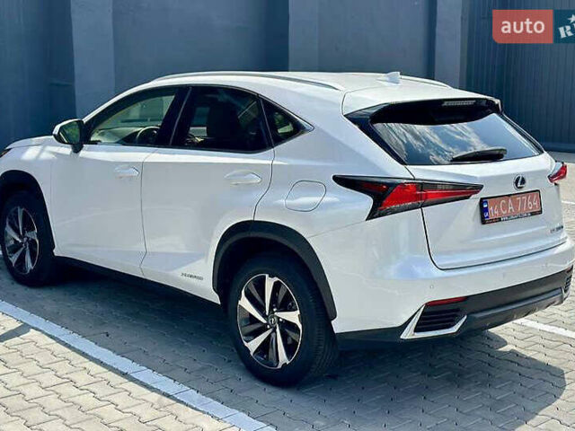 Білий Лексус НХ, об'ємом двигуна 2.49 л та пробігом 45 тис. км за 29799 $, фото 9 на Automoto.ua