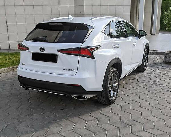 Белый Лексус НХ, объемом двигателя 2 л и пробегом 53 тыс. км за 30000 $, фото 9 на Automoto.ua