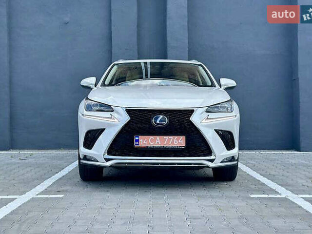 Білий Лексус НХ, об'ємом двигуна 2.49 л та пробігом 45 тис. км за 29799 $, фото 1 на Automoto.ua