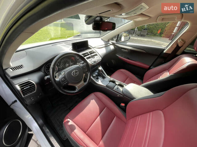 Білий Лексус НХ, об'ємом двигуна 1.99 л та пробігом 128 тис. км за 35500 $, фото 7 на Automoto.ua