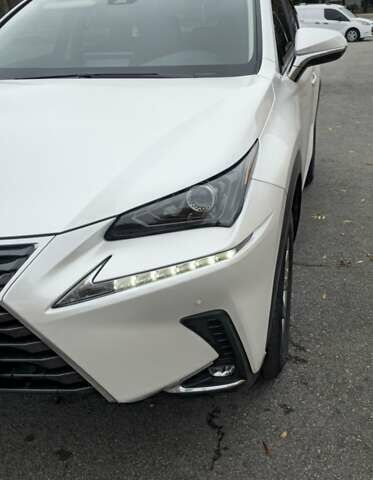 Лексус НХ 2020 у Києві на Automoto.ua Білий Лексус НХ, об'ємом двигуна 2.49 л та пробігом 31 тис. км за 34500 $, фото 12 на Automoto.ua