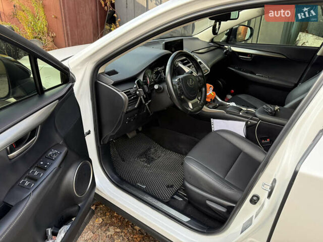 Белый Лексус НХ, объемом двигателя 1.99 л и пробегом 51 тыс. км за 35000 $, фото 19 на Automoto.ua