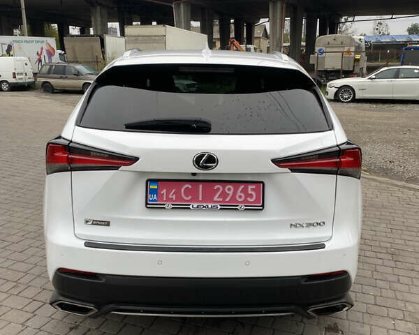 Білий Лексус НХ, об'ємом двигуна 2 л та пробігом 90 тис. км за 29500 $, фото 4 на Automoto.ua
