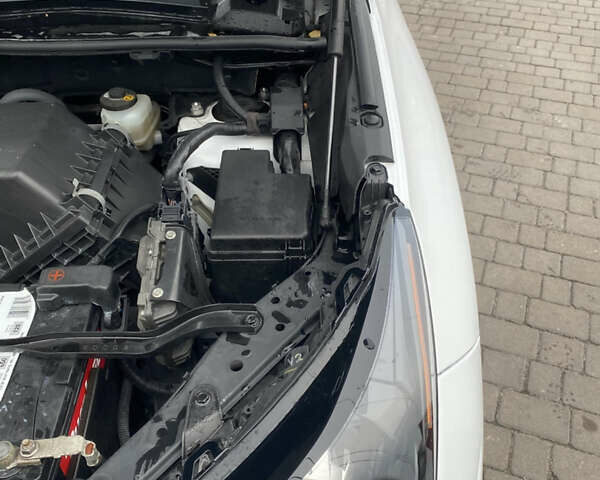 Білий Лексус НХ, об'ємом двигуна 2 л та пробігом 90 тис. км за 29500 $, фото 19 на Automoto.ua