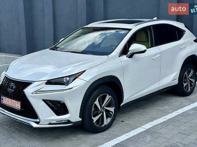 Білий Лексус НХ, об'ємом двигуна 2.49 л та пробігом 45 тис. км за 29799 $, фото 3 на Automoto.ua