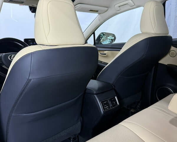 Белый Лексус НХ, объемом двигателя 2.49 л и пробегом 84 тыс. км за 31200 $, фото 29 на Automoto.ua