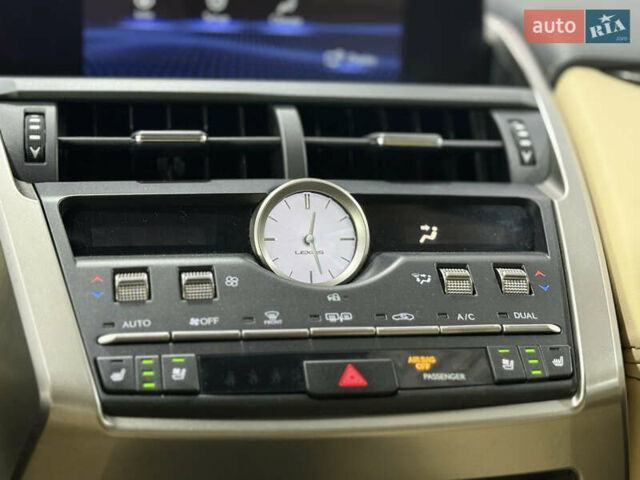 Белый Лексус НХ, объемом двигателя 2.49 л и пробегом 84 тыс. км за 31200 $, фото 36 на Automoto.ua