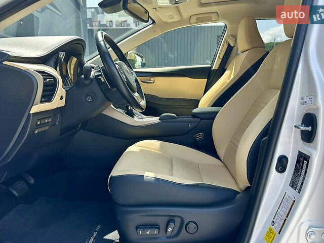 Білий Лексус НХ, об'ємом двигуна 2.49 л та пробігом 45 тис. км за 29799 $, фото 17 на Automoto.ua