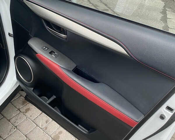 Білий Лексус НХ, об'ємом двигуна 2 л та пробігом 90 тис. км за 29500 $, фото 8 на Automoto.ua