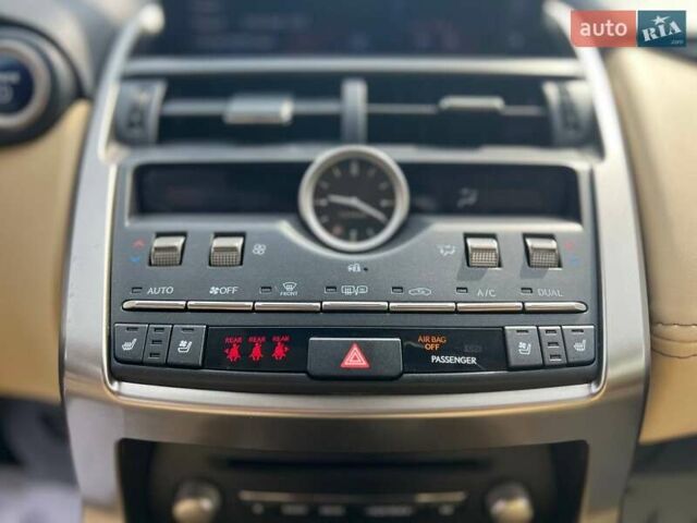 Білий Лексус НХ, об'ємом двигуна 2.49 л та пробігом 65 тис. км за 30900 $, фото 25 на Automoto.ua