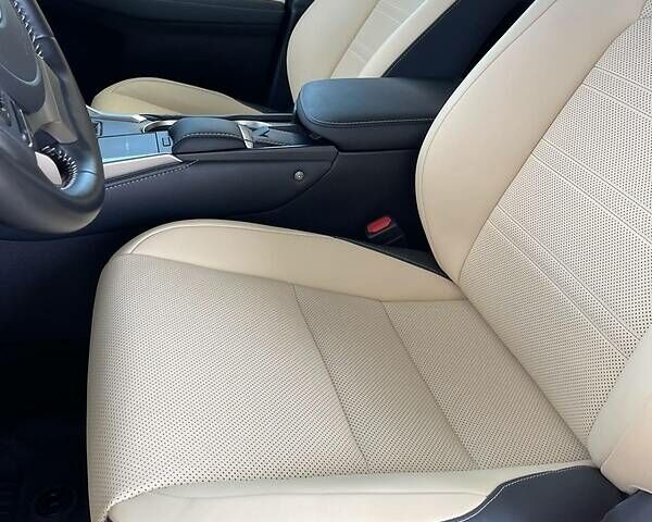 Белый Лексус НХ, объемом двигателя 2.5 л и пробегом 74 тыс. км за 43500 $, фото 9 на Automoto.ua