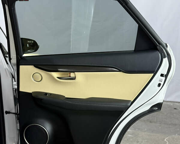 Белый Лексус НХ, объемом двигателя 2.49 л и пробегом 84 тыс. км за 31200 $, фото 30 на Automoto.ua