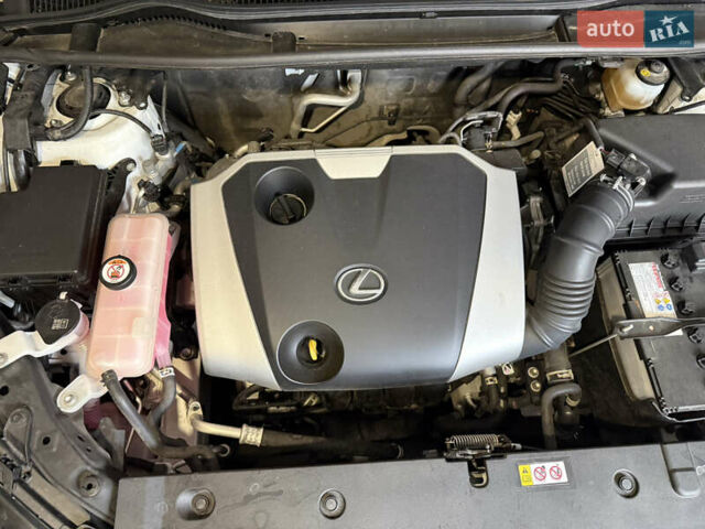 Белый Лексус НХ, объемом двигателя 1.99 л и пробегом 51 тыс. км за 35000 $, фото 6 на Automoto.ua