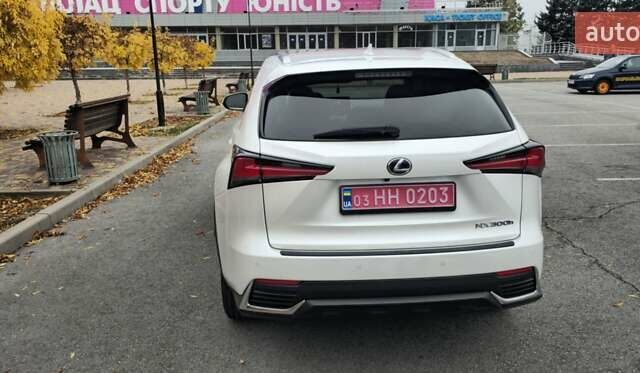Лексус НХ 2020 у Києві на Automoto.ua Білий Лексус НХ, об'ємом двигуна 2.49 л та пробігом 31 тис. км за 34500 $, фото 5 на Automoto.ua