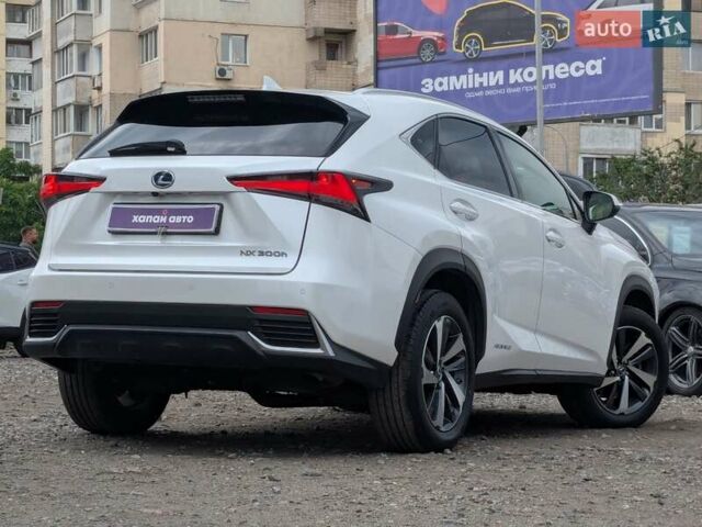 Білий Лексус НХ, об'ємом двигуна 2.49 л та пробігом 57 тис. км за 33700 $, фото 11 на Automoto.ua