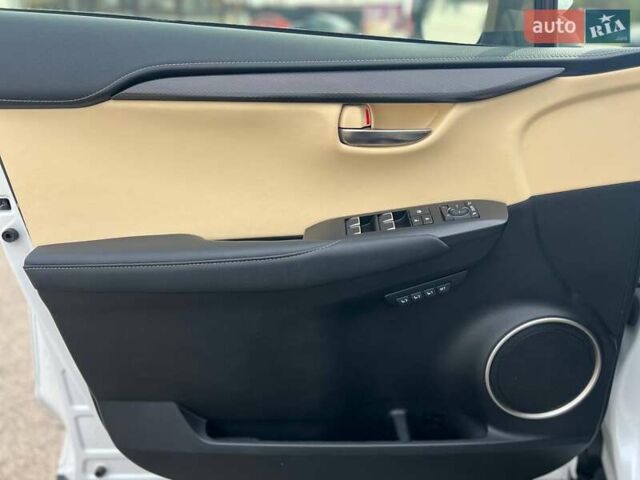 Білий Лексус НХ, об'ємом двигуна 2.49 л та пробігом 65 тис. км за 30700 $, фото 35 на Automoto.ua