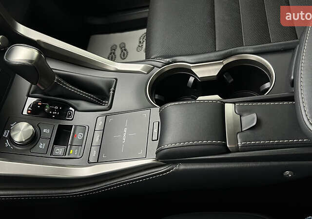 Лексус НХ 2020 у Львові на Automoto.ua Білий Лексус НХ, об'ємом двигуна 2.49 л та пробігом 65 тис. км за 35500 $, фото 16 на Automoto.ua