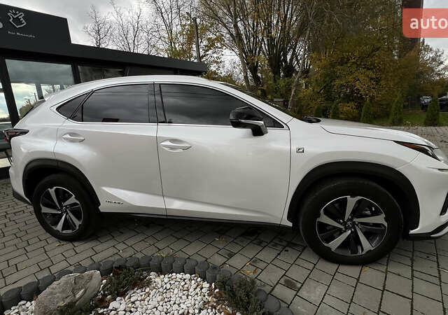 Лексус НХ 2020 у Львові на Automoto.ua Білий Лексус НХ, об'ємом двигуна 2.49 л та пробігом 65 тис. км за 35500 $, фото 6 на Automoto.ua