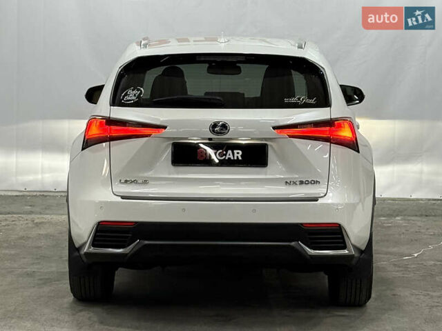 Белый Лексус НХ, объемом двигателя 2.49 л и пробегом 84 тыс. км за 31200 $, фото 8 на Automoto.ua